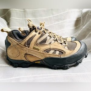 Women’s Patagonia Hiking Shoes, size 6.5